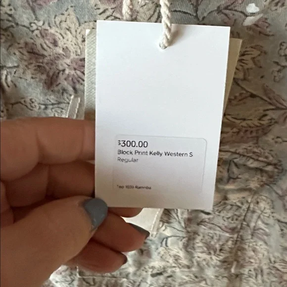 Magnolia Pearl Women's Patterned Button-Down Shirt - Picture 4 of 8